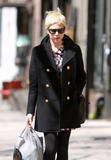 th_72048_celebrity_paradise.com_TheElder_MichelleWilliams2011_03_29_shoppingatStevenAlenboutiqueinNY3_122_122lo.jpg