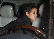 th_32412_HalleBerryLeavesH.O.M.ENightclubThruTheBackToAvoidPhotogs10_122_3lo.jpg