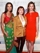 th_23146_Tikipeter_Bridget_Moynahan_3rd_Annual_Blossom_Ball_016_123_375lo.jpg
