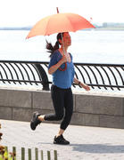 th_82734_LucyLiuwhileshootingDetachmentinNewYork20.8.2010_21_122_403lo.jpg