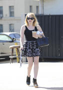 th_206566240_EmmaRoberts08282012LeavingOaksGourmetinLA9_122_506lo.jpg
