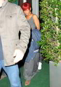 th_19279_RihannaleavesGiorgioBaldiRestaurant_15_122_512lo.jpg
