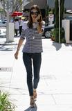 th_62639_celebrity_paradise.com_TheElder_AlessandraAmbrosio2011_04_01_outandaboutinLosAngeles28_122_563lo.jpg